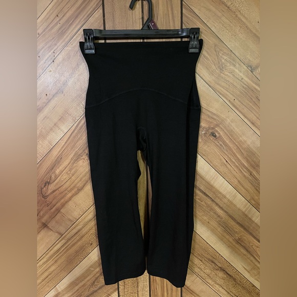 Spanx Look At Me Now Medium Black High Rise Seamless Crop Leggings - Picture 2 of 6